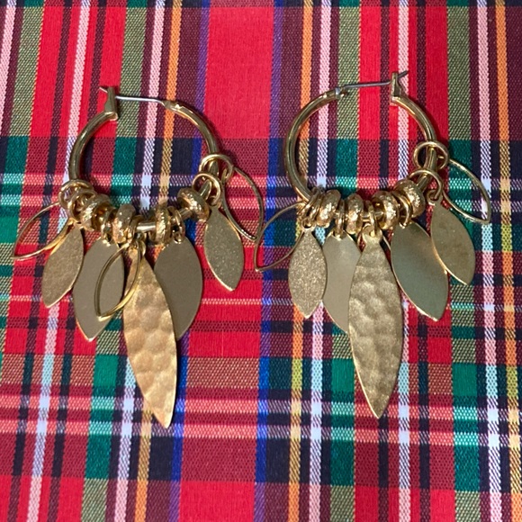 Museum Collection Sensitive Ears Gold-tone Hypo-allergenic hoop dangle Earrings - Picture 4 of 9